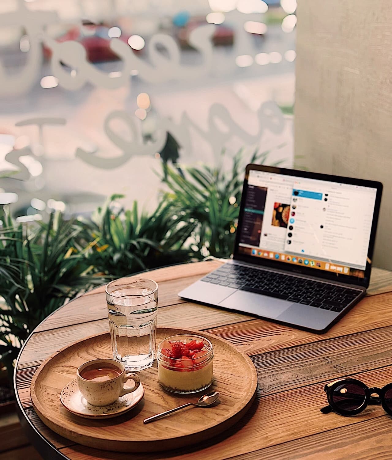 MacBook | Working from public places